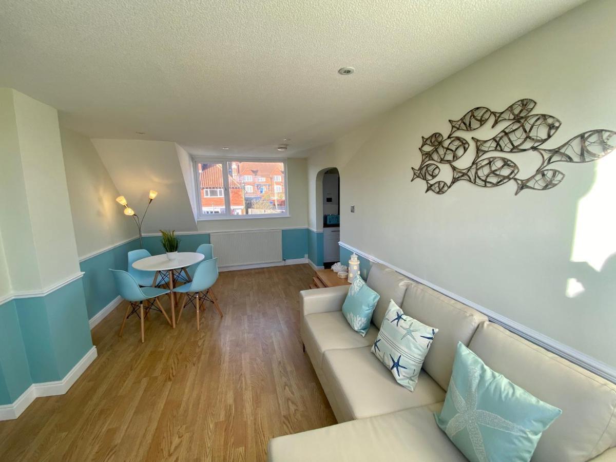 Lighthouse View, One Min From Harbour & Beach Apartamento Scarborough Exterior foto