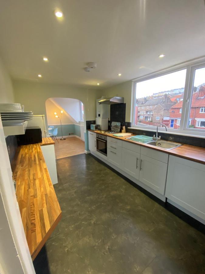 Lighthouse View, One Min From Harbour & Beach Apartamento Scarborough Exterior foto