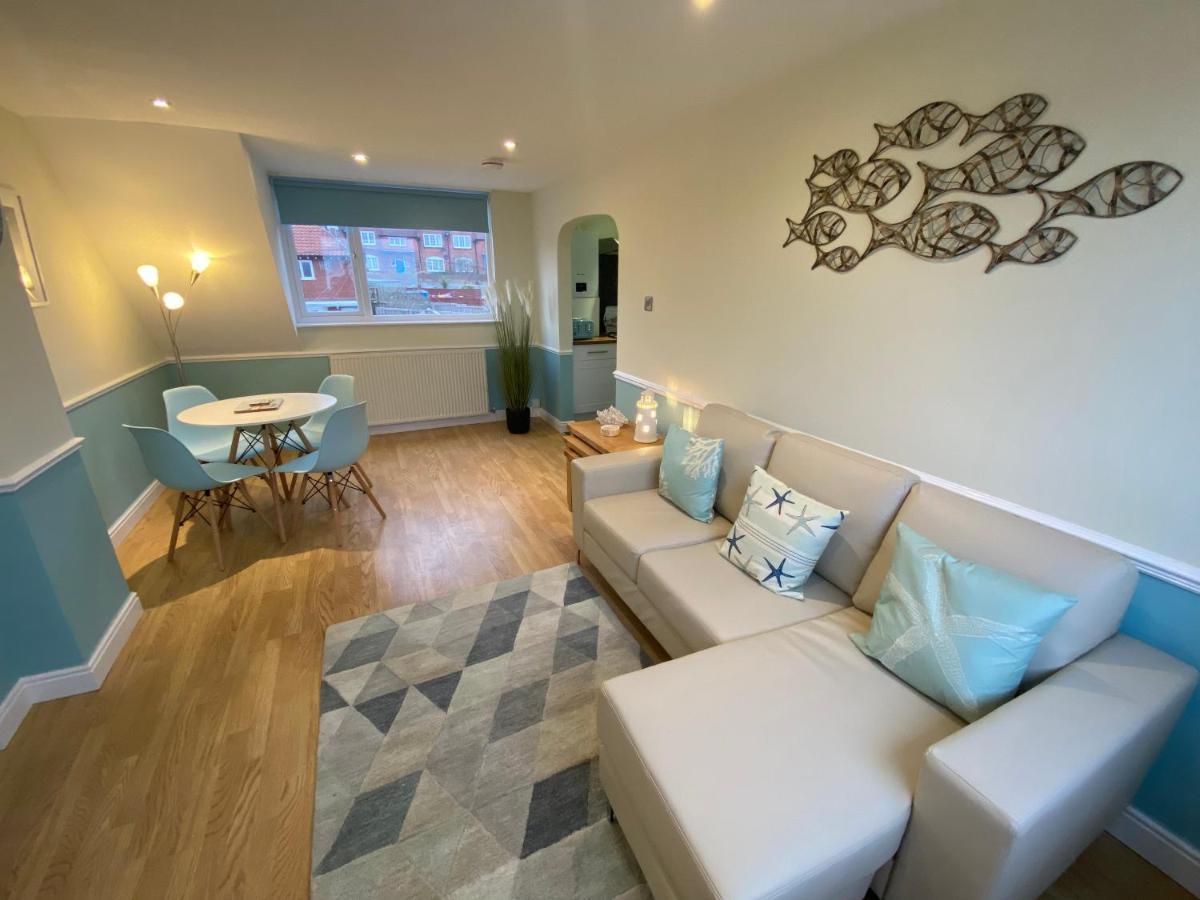 Lighthouse View, One Min From Harbour & Beach Apartamento Scarborough Exterior foto
