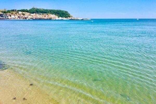 Lighthouse View, One Min From Harbour & Beach Apartamento Scarborough Exterior foto