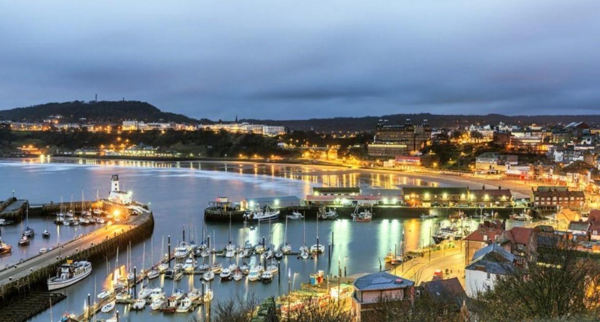 Lighthouse View, One Min From Harbour & Beach Apartamento Scarborough Exterior foto