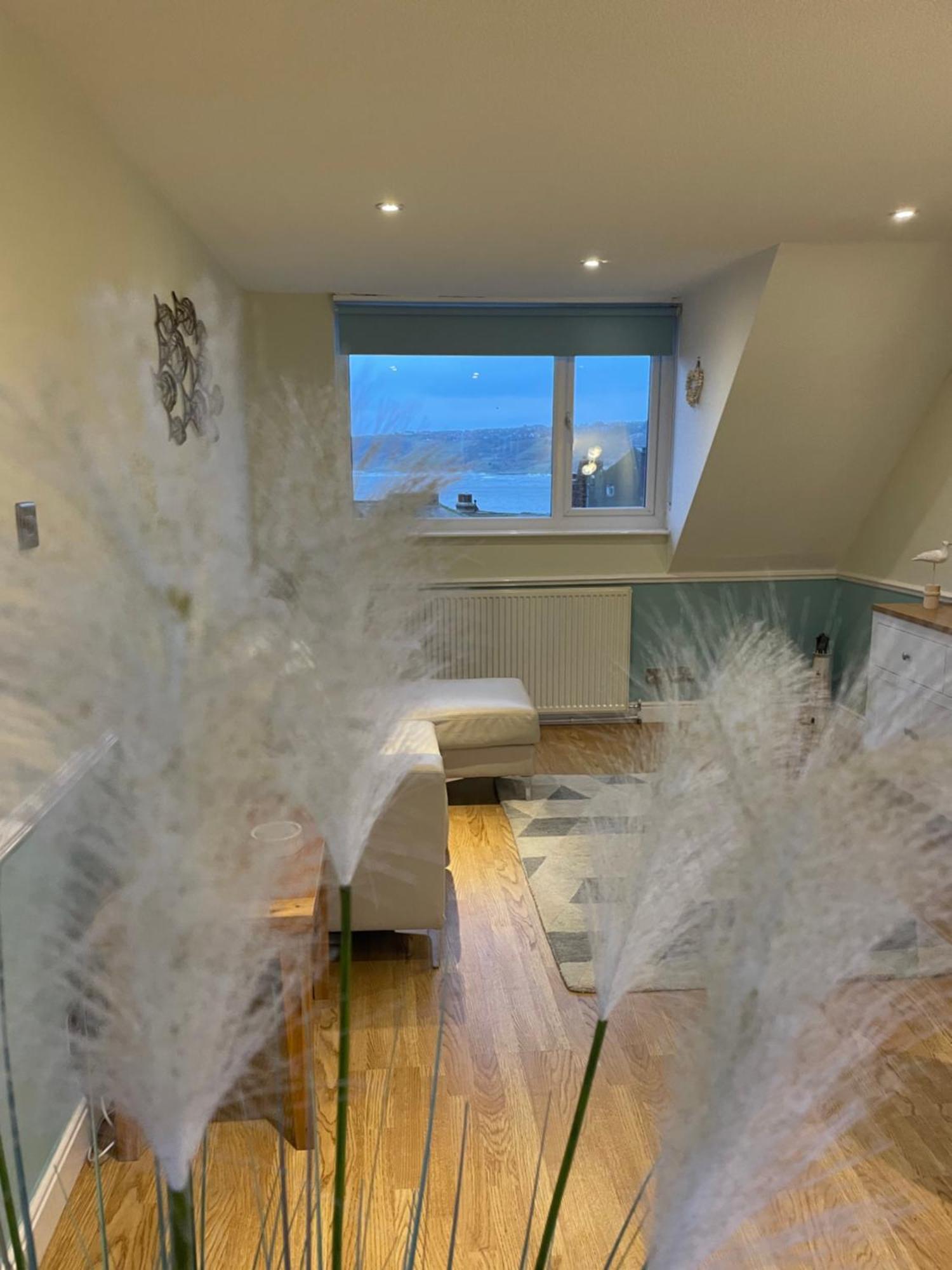 Lighthouse View, One Min From Harbour & Beach Apartamento Scarborough Exterior foto